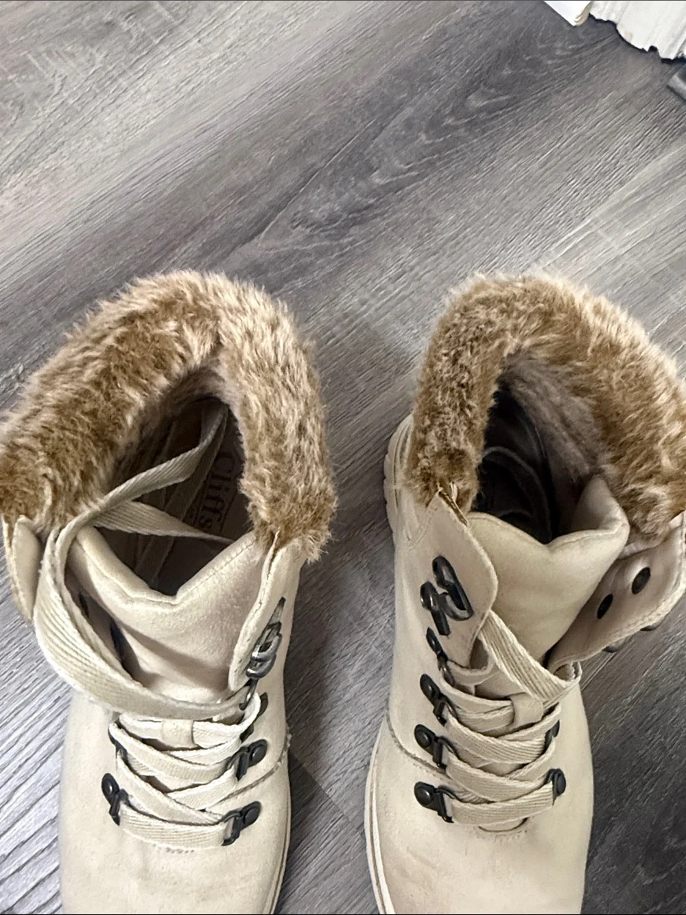 Cliffs by WHITE MOUNTAIN Cream Faux-Fur Lace-Up Winter Ankle Boots 8.5W